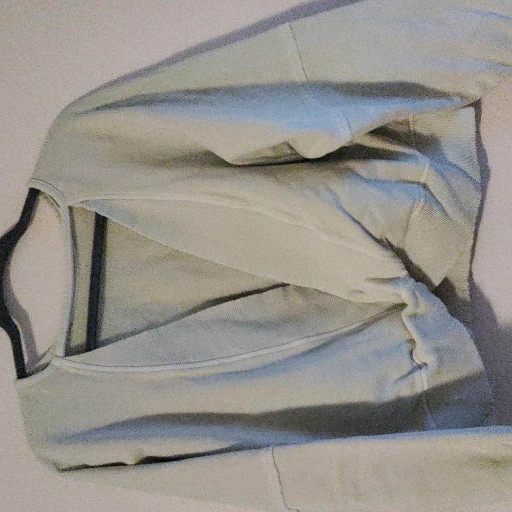 Sweatshirt - Picture 2 of 4